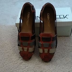 Cabin Creek metallic Leather Huracha Sandals sz 9